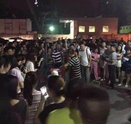 炒飯哥陳忠：南京最牛炒飯年入四十萬(wàn)，生意好到驚動(dòng)警察