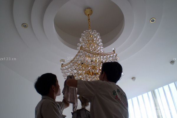 客廳裝飾燈具——清潔時不損燈具結構